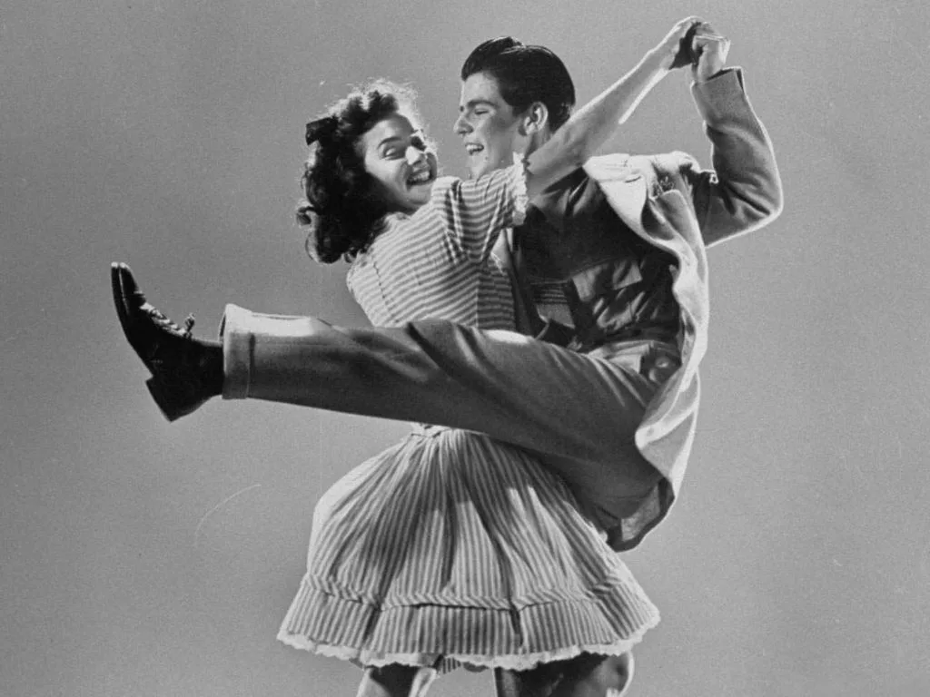 Swing music dance course