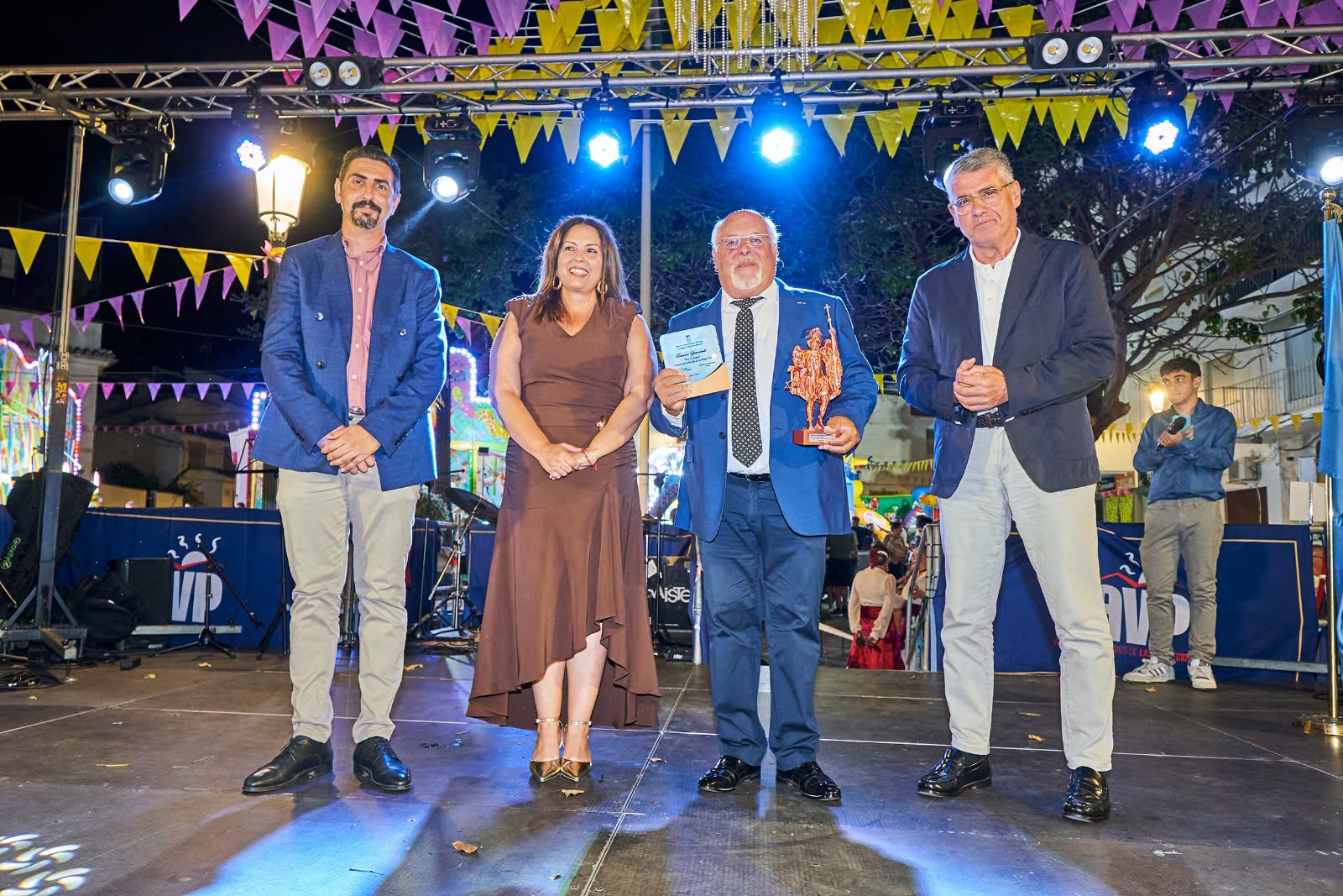 Imagen de la noticia: Las Protegidas inaugura la Veladilla de San Miguel con el pregón de Paco "El Apañao"