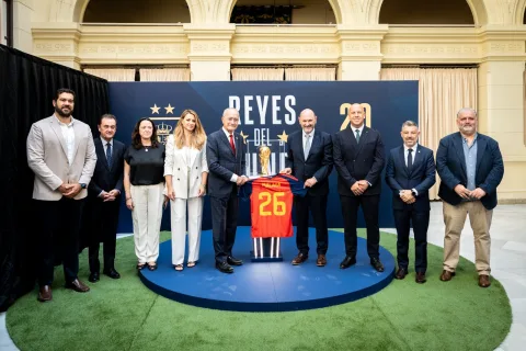 Imagen de la noticia: La Copa del Mundo llega a Málaga en su gira por España