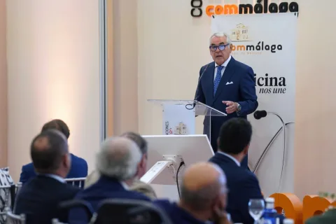 Imagen de la noticia: Un estudio alerta de falta de infraestructuras y médicos en la sanidad malagueña
