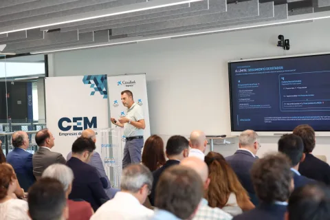 Imagen de la noticia: CEM y CaixaBank debaten sobre el uso de la inteligencia artificial en la prevención laboral