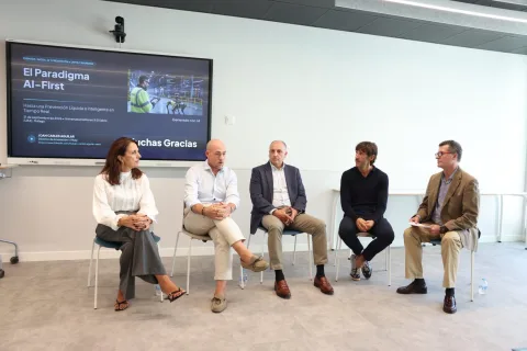 Imagen de la noticia: CEM y CaixaBank debaten sobre el uso de la inteligencia artificial en la prevención laboral