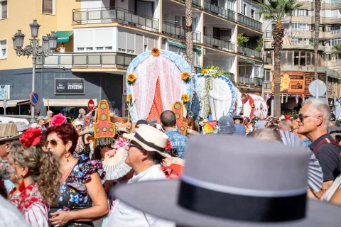 Imagen de la noticia: La romería de San Miguel reúne a más de 200.000 personas en Torremolinos
