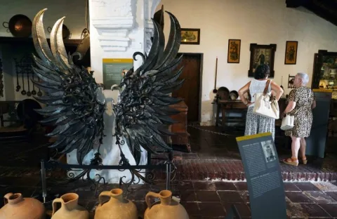 Imagen de la noticia: Málaga expone las obras premiadas del XXVI Premio Fundación Unicaja de Artesanía