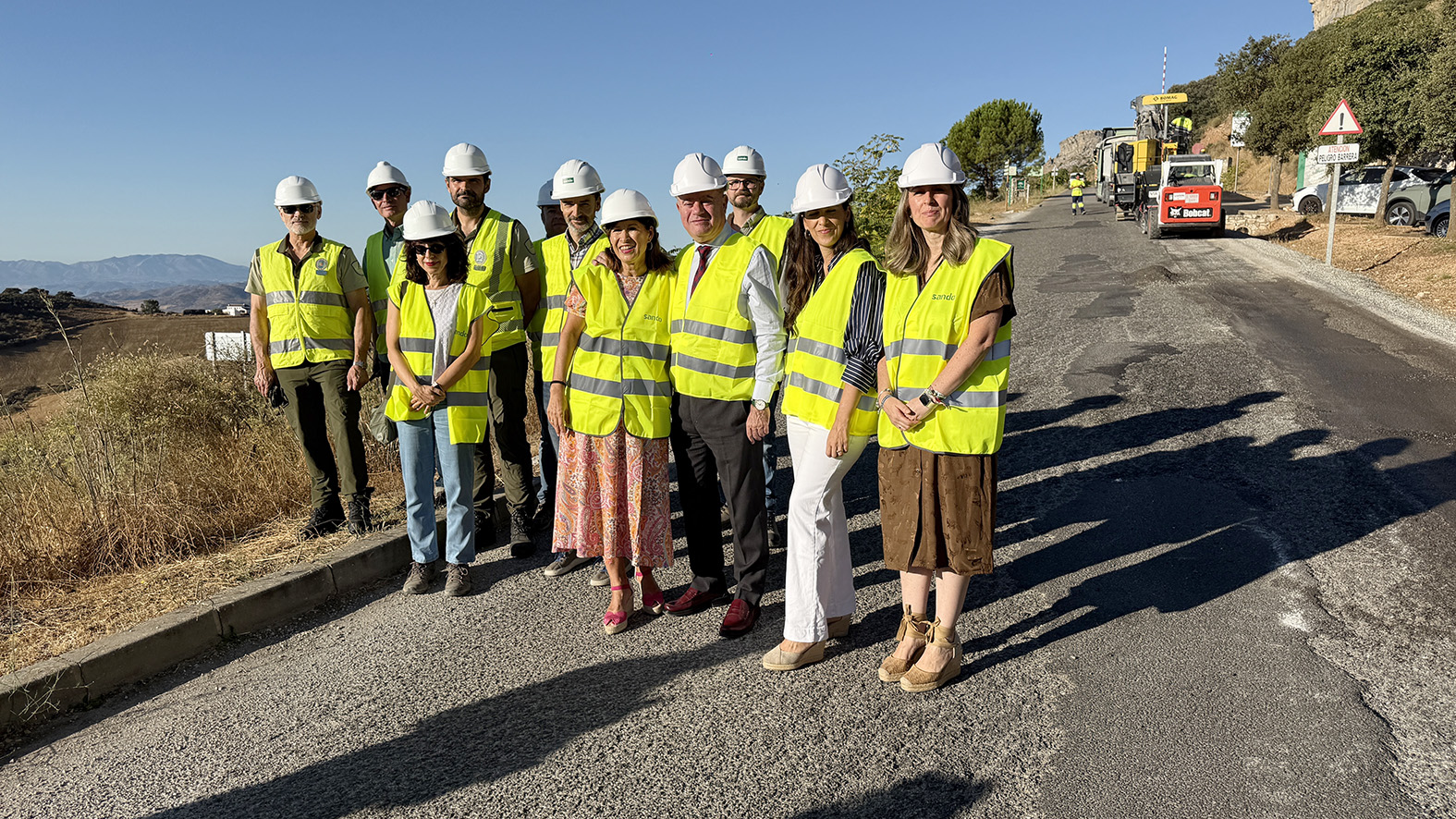 Imagen de la noticia: Comienzan las obras de reasfaltado del acceso al Torcal de Antequera
