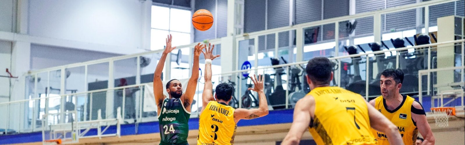 Imagen de la noticia: El Unicaja vuelve al Carpena ante La Laguna Tenerife con el regreso de Kalinoski