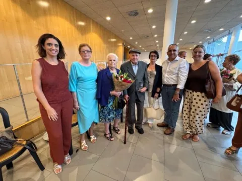 Imagen de la noticia: Álora homenajea a dos vecinos centenarios en la gala del Mes del Mayor