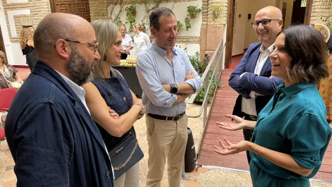 Imagen de la noticia: El MAD de Antequera inaugura una muestra de Cristina Vázquez sobre la felicidad cotidiana