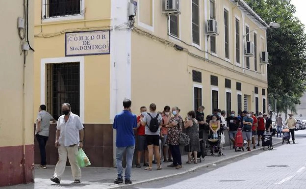 Imagen de la noticia: El Comedor Santo Domingo pide ayuda económica ante el aumento de la demanda