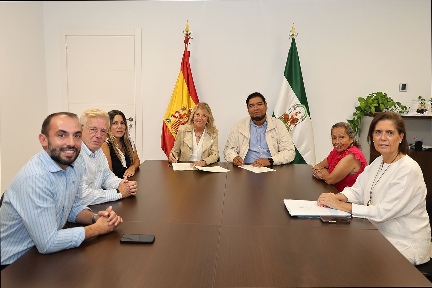 Imagen de la noticia: Marbella aporta 8.000 euros para enviar 1.000 kilos de ayuda a Venezuela