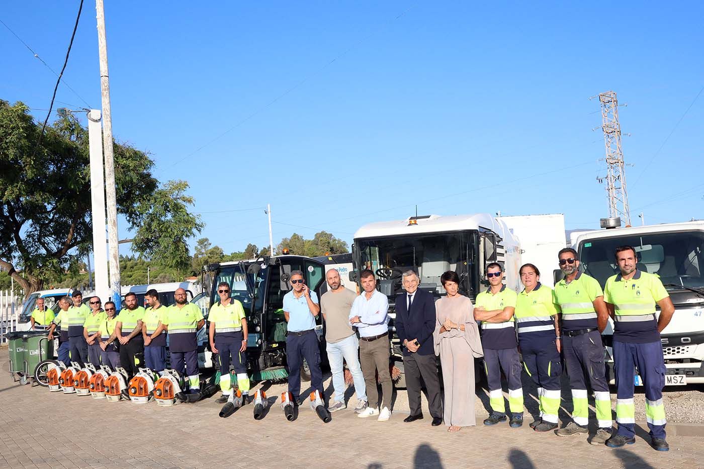 Imagen de la noticia: Marbella refuerza la limpieza en la Feria de San Pedro Alcántara con 25 operarios diarios