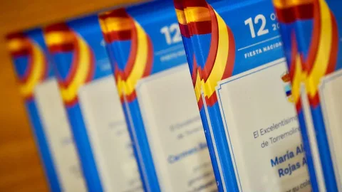 Imagen de la noticia: Torremolinos conmemora el Día de la Fiesta Nacional con un acto cultural por el 50 aniversario del Premio Cervantes