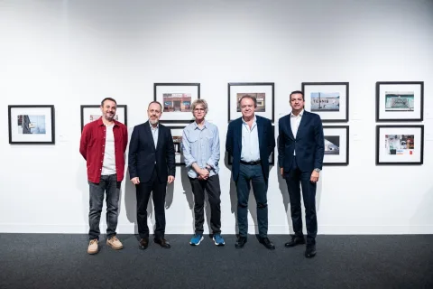 Imagen de la noticia: El MEET estrena en Málaga la exposición 'Noticings' del fotógrafo Patrick Sansone