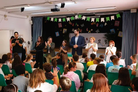 Imagen de la noticia: El Ayuntamiento celebra el Día de la Niña con un manifiesto y charlas en el colegio Ciudad de Jaén