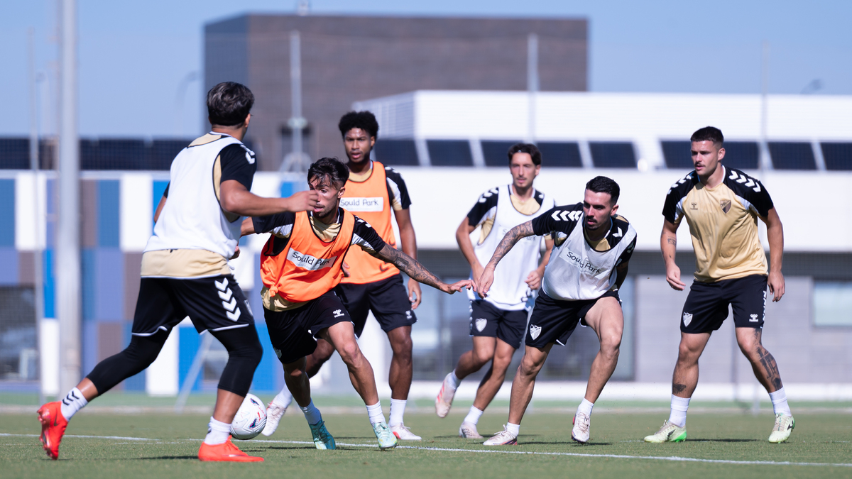 Imagen de la noticia: El Málaga CF vuelve a entrenar el miércoles en la Ciudad Deportiva Fundación MCF
