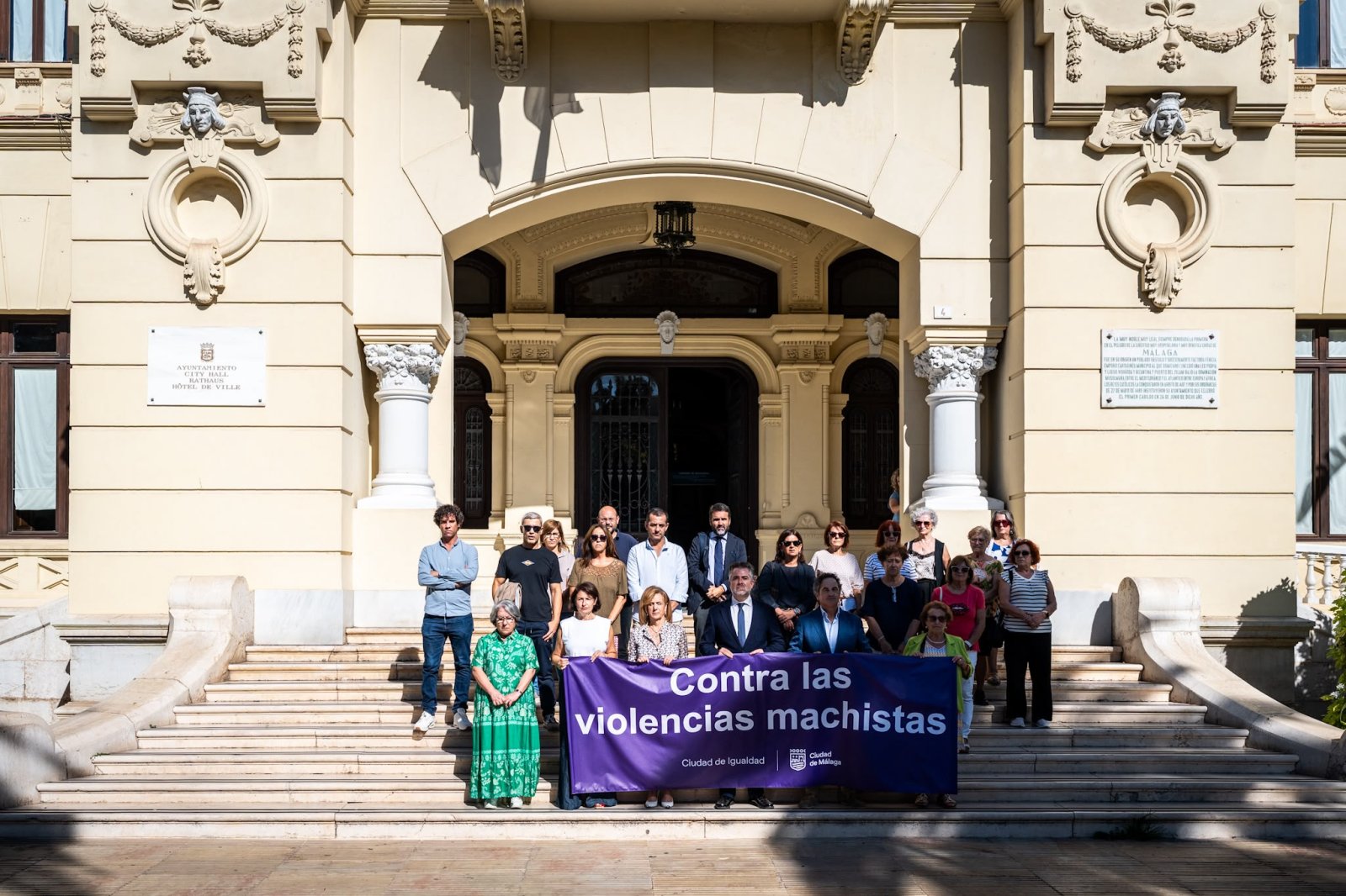 Image for the story: Málaga City Council holds a minute of silence for the latest victim of gender-based violence