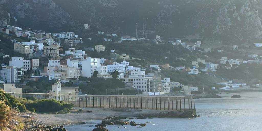 Imagen de la noticia: Más de 110 entidades piden al Defensor del Pueblo que investigue las devoluciones en Ceuta