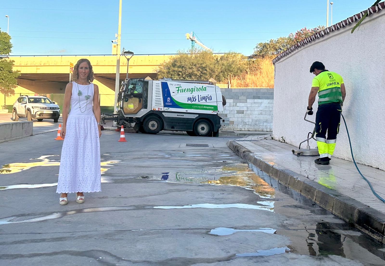 Image for the story: Fuengirola cleans the Recinto Ferial and surrounding streets after the Feria del Rosario