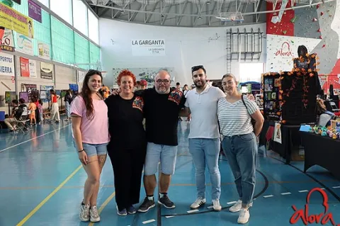 Imagen de la noticia: Álora Go! reúne a vecinos y familias en el Pabellón de Deportes