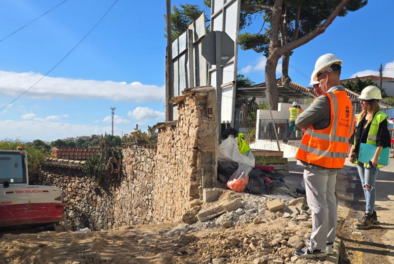 Imagen de la noticia: Benalmádena amplía la acera de la avenida Retamar con una inversión de 254.463 euros