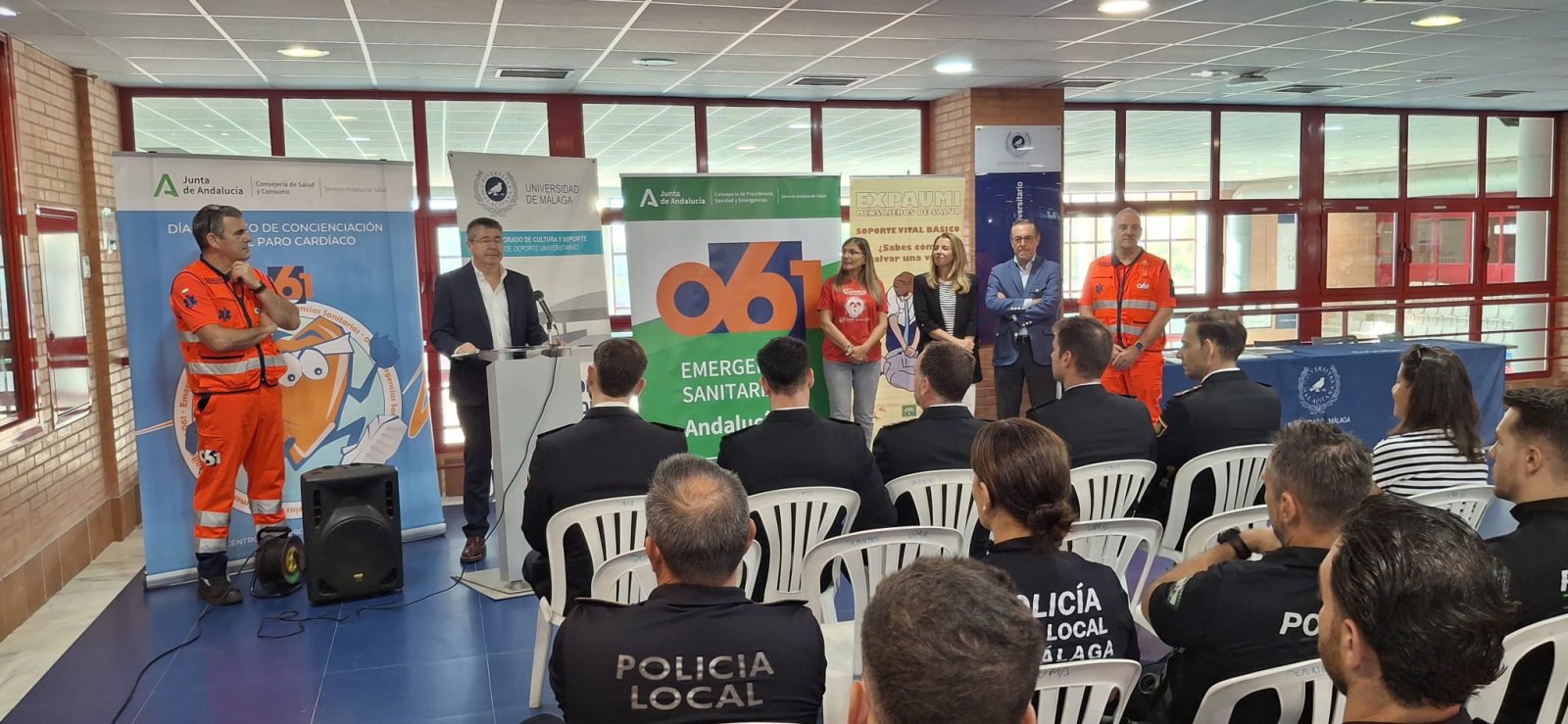 Image for the story: 1,400 schoolchildren from Málaga train in cardiac resuscitation in Teatinos