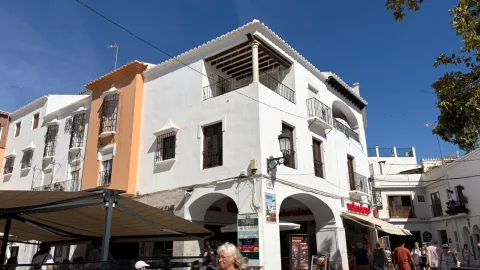 Imagen de la noticia: Nerja subasta un piso municipal junto al Balcón de Europa por 526.151,86 euros