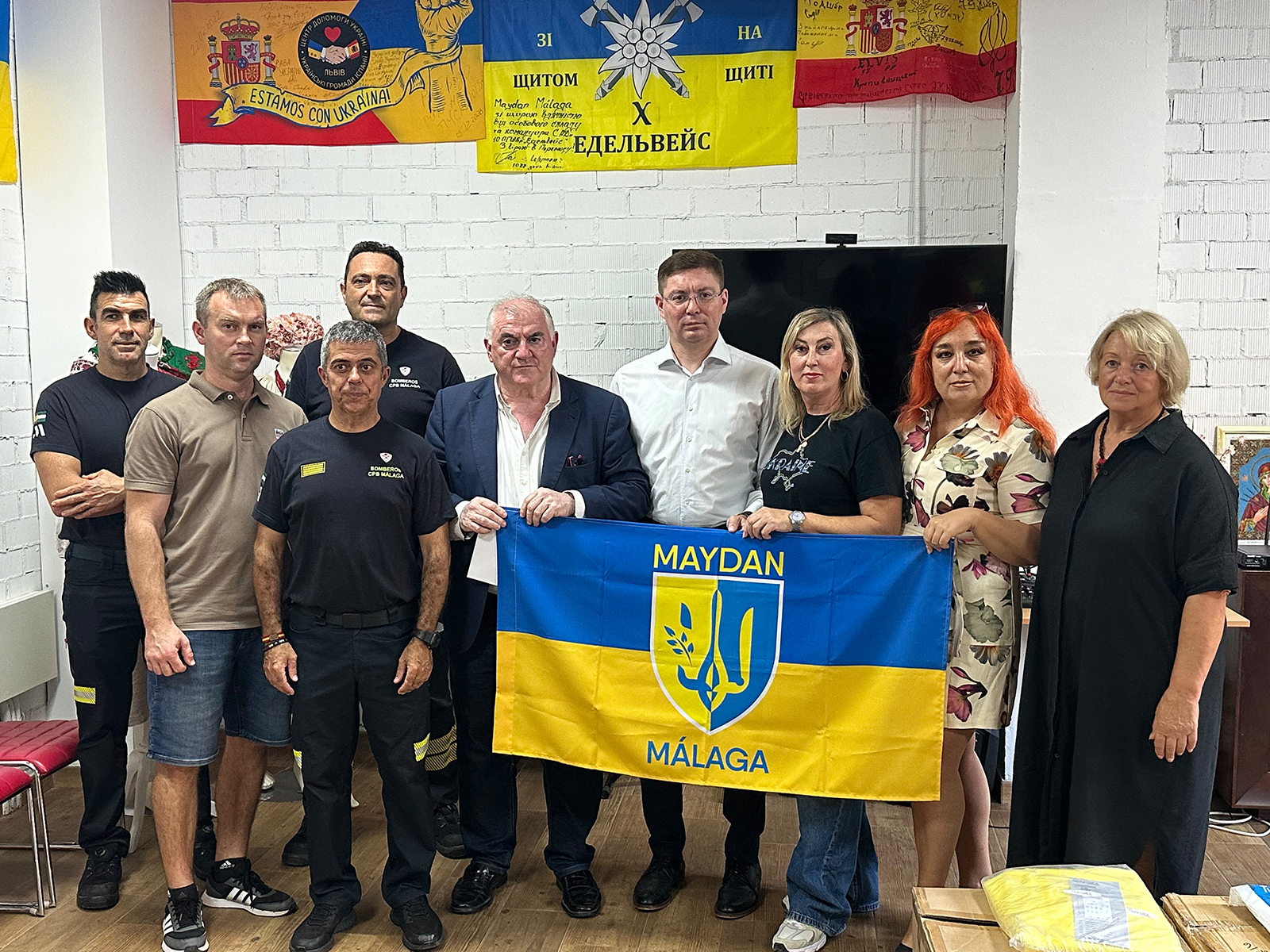Imagen de la noticia: Bomberos de Málaga donan equipos de rescate a un parque de Ucrania