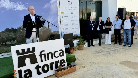 Imagen de la noticia: Antequera conmemora los 15 años de Finca La Torre, referente del aceite en Bobadilla