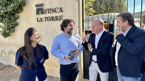 Imagen de la noticia: Antequera conmemora los 15 años de Finca La Torre, referente del aceite en Bobadilla
