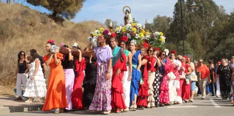 Imagen de la noticia: La Cala celebra la verbena de Santa Teresa con romería y música en vivo