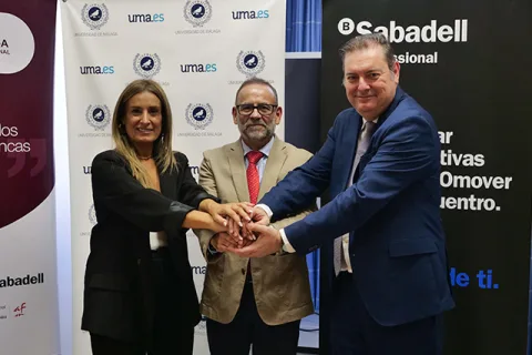 Imagen de la noticia: La Cátedra CAF renueva su convenio y creará un Observatorio de Administración de Fincas