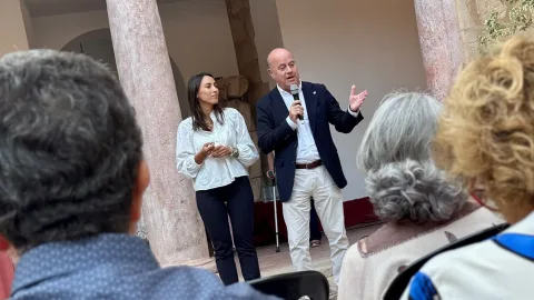 Imagen de la noticia: «Palabras de Mujer» llena el patio de San Zoilo de lecturas y dramatizaciones de escritoras