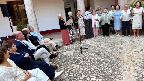 Imagen de la noticia: «Palabras de Mujer» llena el patio de San Zoilo de lecturas y dramatizaciones de escritoras