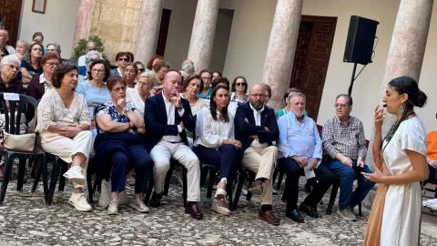Imagen de la noticia: «Palabras de Mujer» llena el patio de San Zoilo de lecturas y dramatizaciones de escritoras