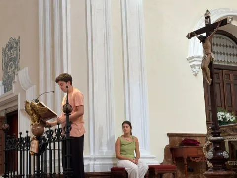 Imagen de la noticia: Doce vigilias misioneras y un encuentro diocesano celebran el DOMUND en Málaga