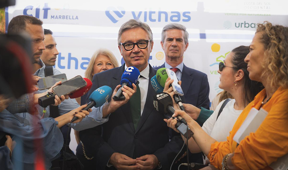 Imagen de la noticia: La Junta defiende en Marbella una gestión turística basada en la rentabilidad y el reparto territorial