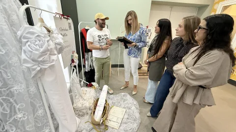 Imagen de la noticia: La Casa de la Juventud de Antequera expone hasta el 23 de octubre diseños de la III Fashion Show