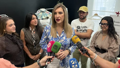 Imagen de la noticia: La Casa de la Juventud de Antequera expone hasta el 23 de octubre diseños de la III Fashion Show