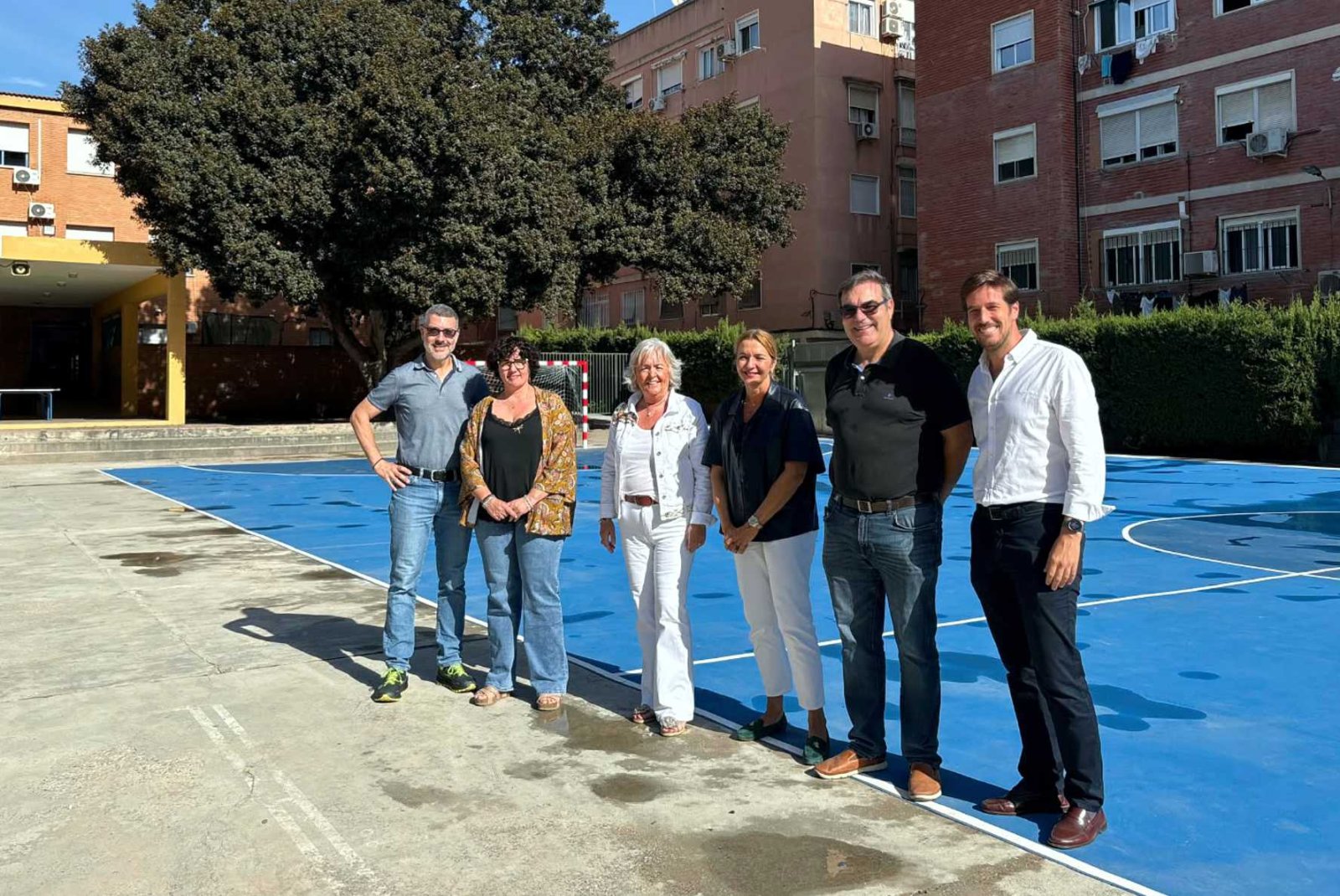 Imagen de la noticia: El colegio Picasso de Málaga estrena tres pistas deportivas tras dos años de obras del Metro
