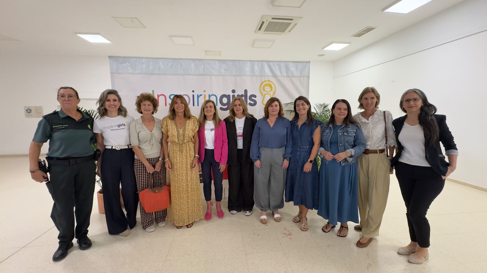 Imagen de la noticia: 120 alumnos de Mijas participan en 'Inspiring Girls' para visibilizar a la mujer