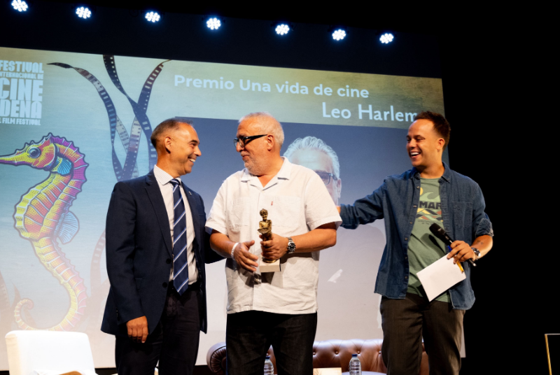 Imagen de la noticia: Leo Harlem recibe el Premio Una Vida de Cine del festival de Benalmádena