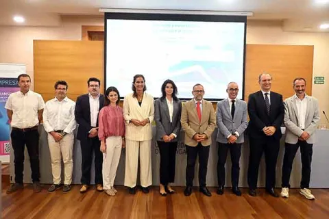 Imagen de la noticia: El Rectorado acoge el debate sobre cómo descarbonizar la logística ferroportuaria