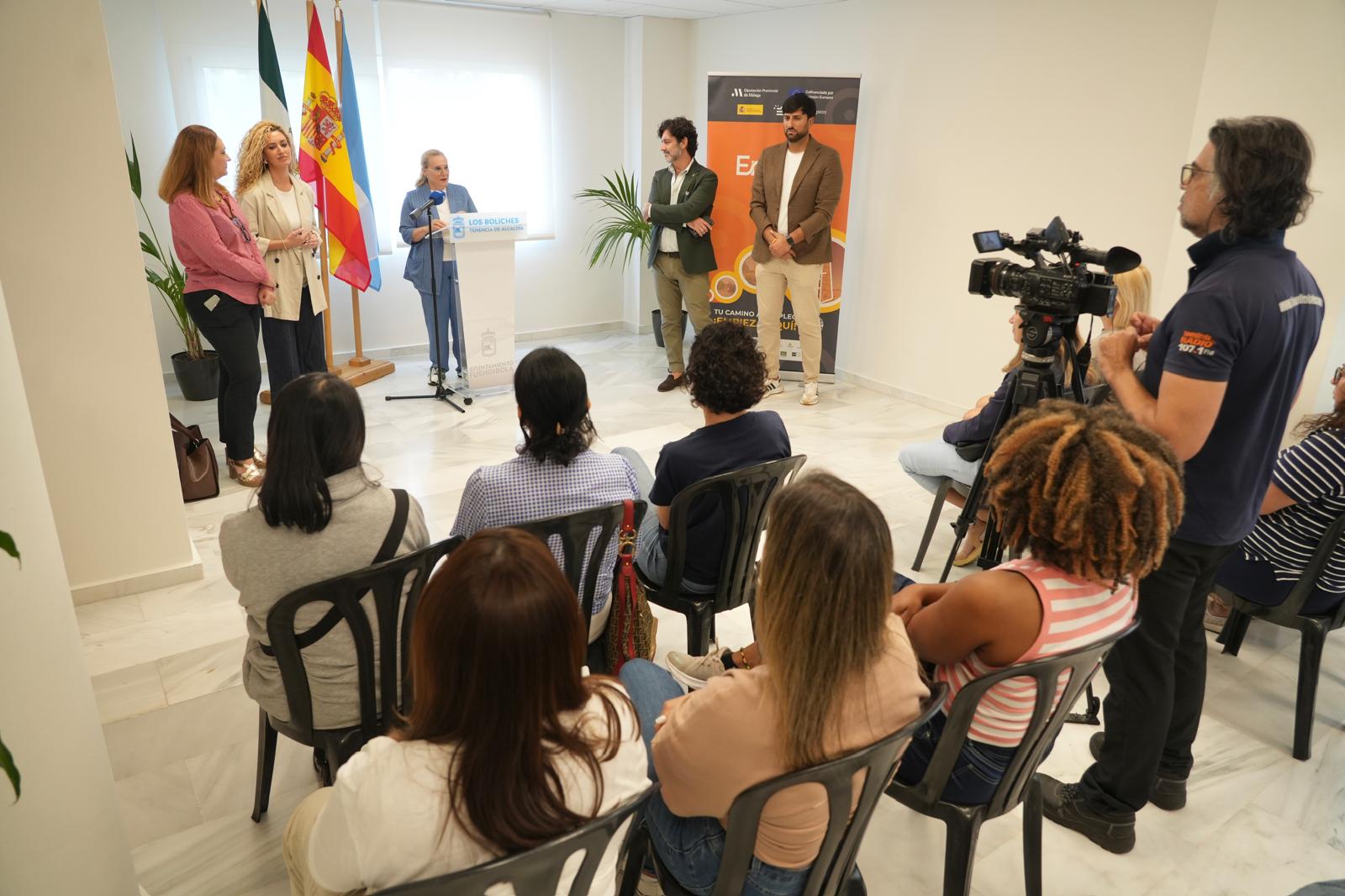 Imagen de la noticia: Fuengirola forma a 30 desempleados en cocina y recepción de hoteles con prácticas en empresas