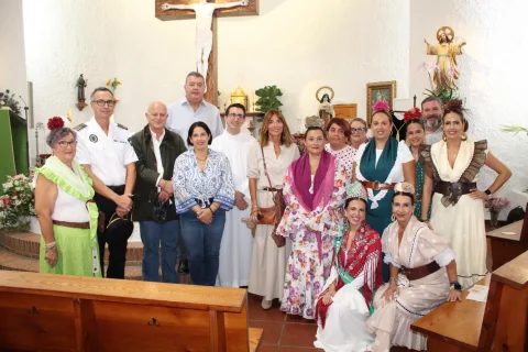 Imagen de la noticia: La Cala suspende la romería de Santa Teresa por la alerta naranja y cierra las fiestas con una misa llena