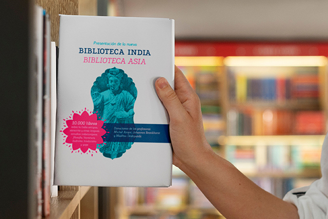 Imagen de la noticia: La UMA abre una Biblioteca India con más de 10.000 libros donados por especialistas
