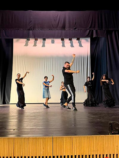 Imagen de la noticia: Fran «El Boti» imparte una masterclass de flamenco en el teatro Tomás Salas de Álora