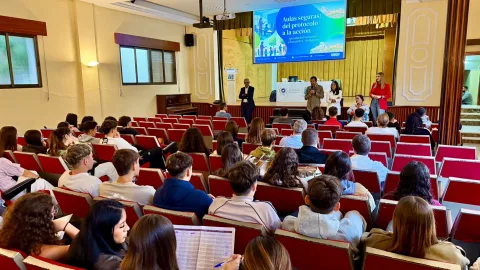 Imagen de la noticia: Antequera forma a futuros docentes y equipos directivos en prevención del suicidio