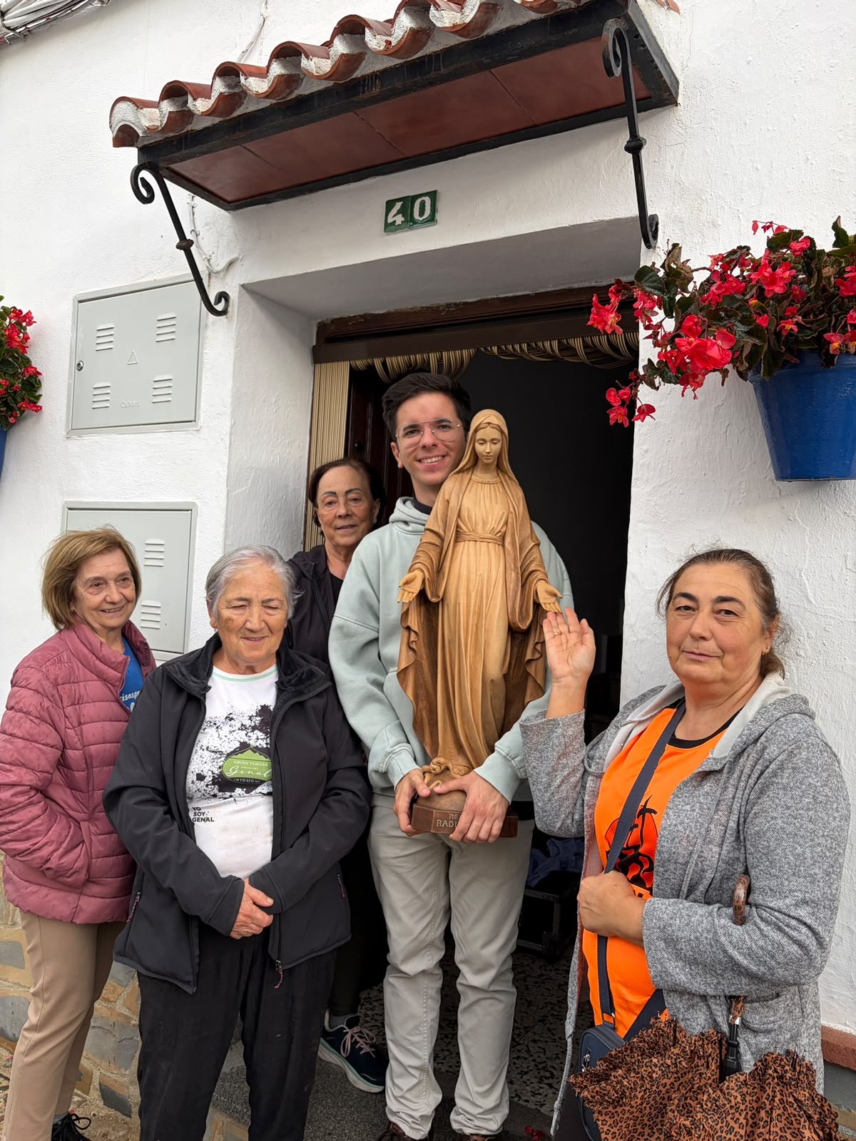 Image for the story: The Virgen Peregrina visits the sick in Pujerra and Igualeja