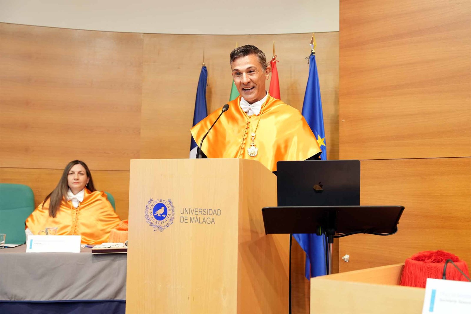 Imagen de la noticia: Castilla defiende en su investidura en la UMA una «mentalidad de oportunidad» frente al culto al talento