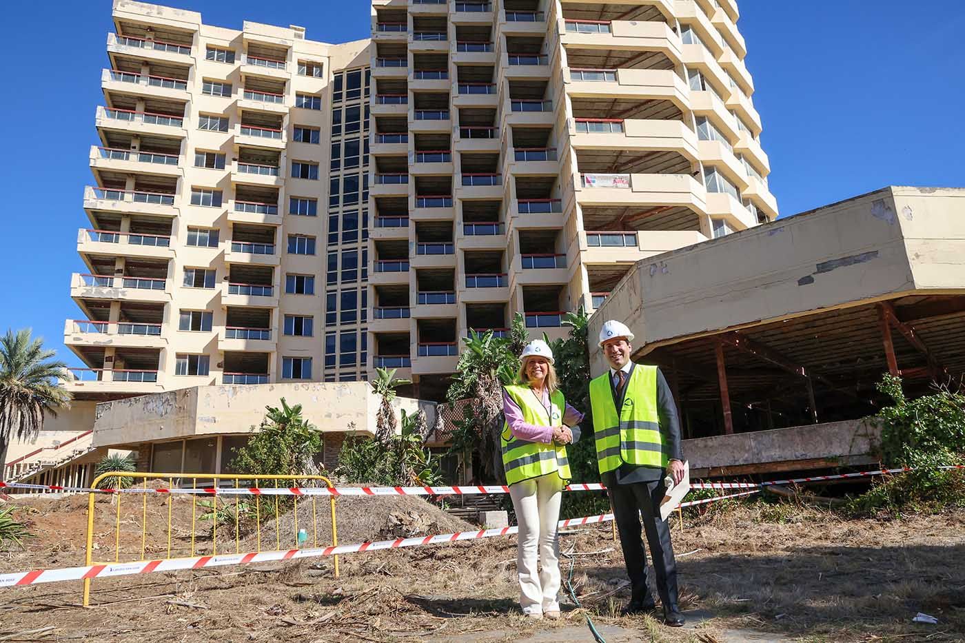 Imagen de la noticia: Marbella coloca la primera piedra del Oakmond, un complejo de salud y bienestar de más de 260 millones